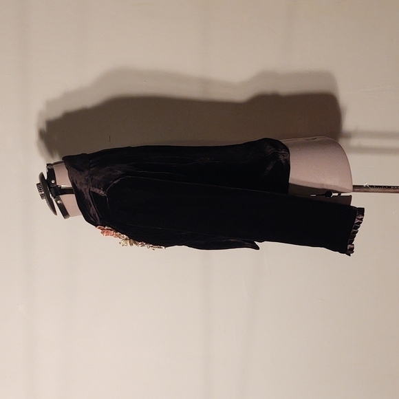 W.D.N.Y Black Velvet Blazer with Floral Ribbon Embroidery Sz 10 - Picture 8 of 13